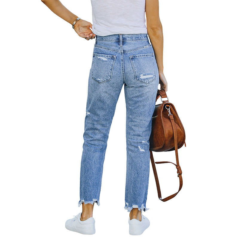 Jeans con bretelle: come portarli senza effetto costume