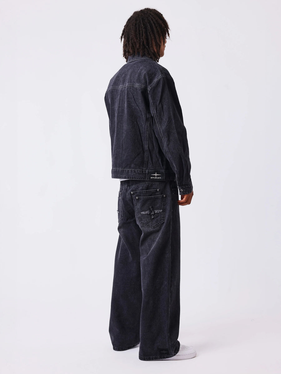 Jeans a zampa, gamba larga o slim: quale fit fa per te