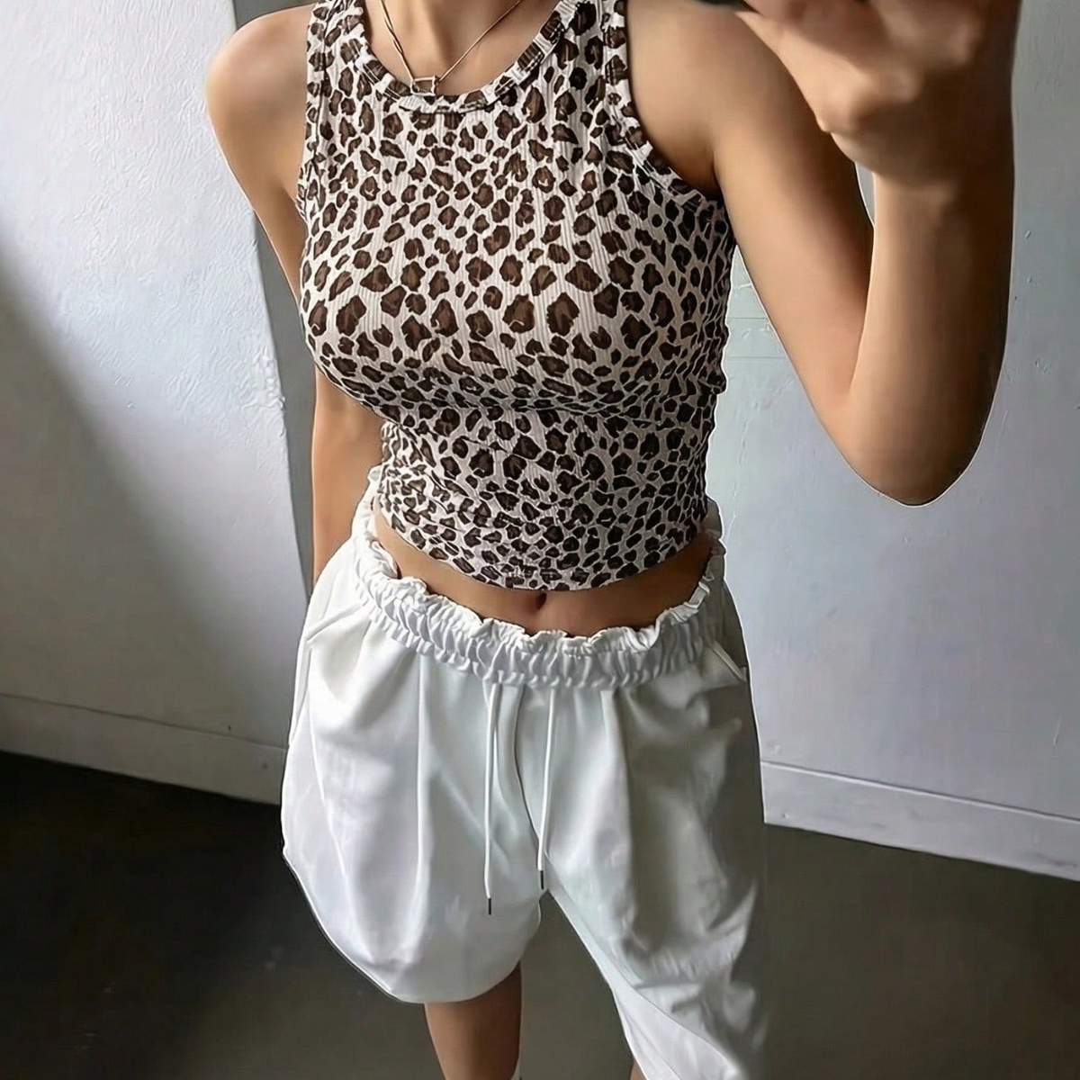 Canotta da donna a coste con stampa leopardata