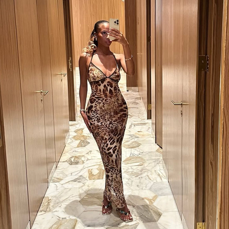 Abito lungo da donna con stampa leopardata sexy, scollo all'americana e schiena scoperta. originaledrip