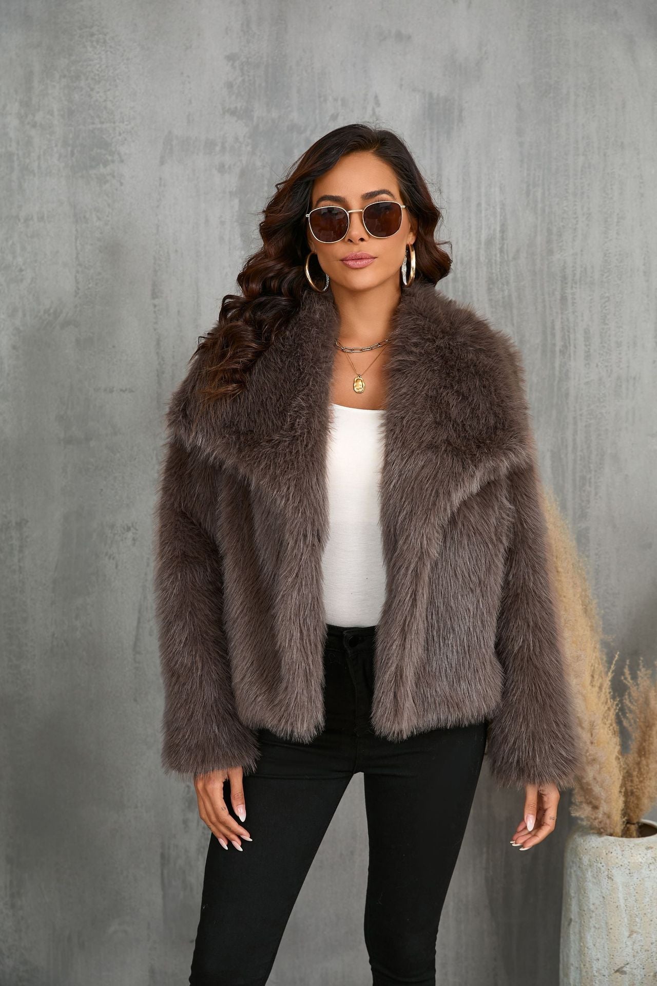 Short and fashionable fox fur coat, fluffy and plush women's clothing - originaledrip 36.00